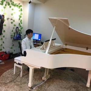 少萝疯狂❌喷水自慰18禁
